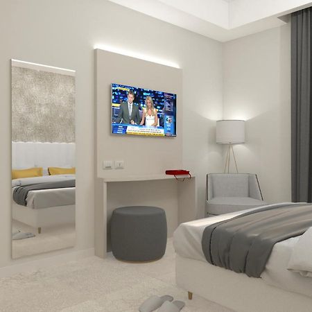 Hotel Cenisio Ріміні Екстер'єр фото
