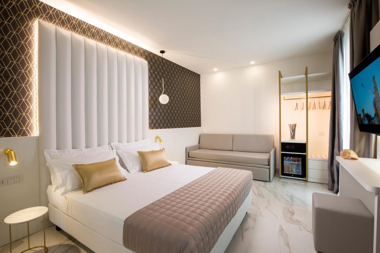 Hotel Cenisio Ріміні Екстер'єр фото
