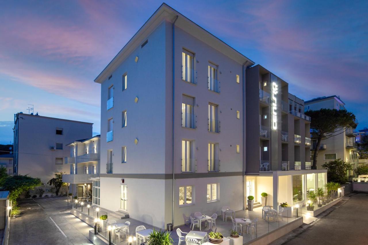 Hotel Cenisio Ріміні Екстер'єр фото