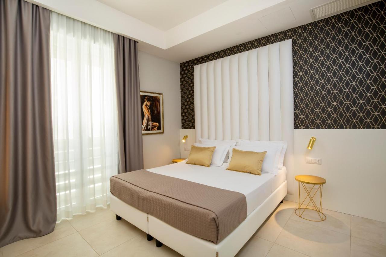 Hotel Cenisio Ріміні Екстер'єр фото