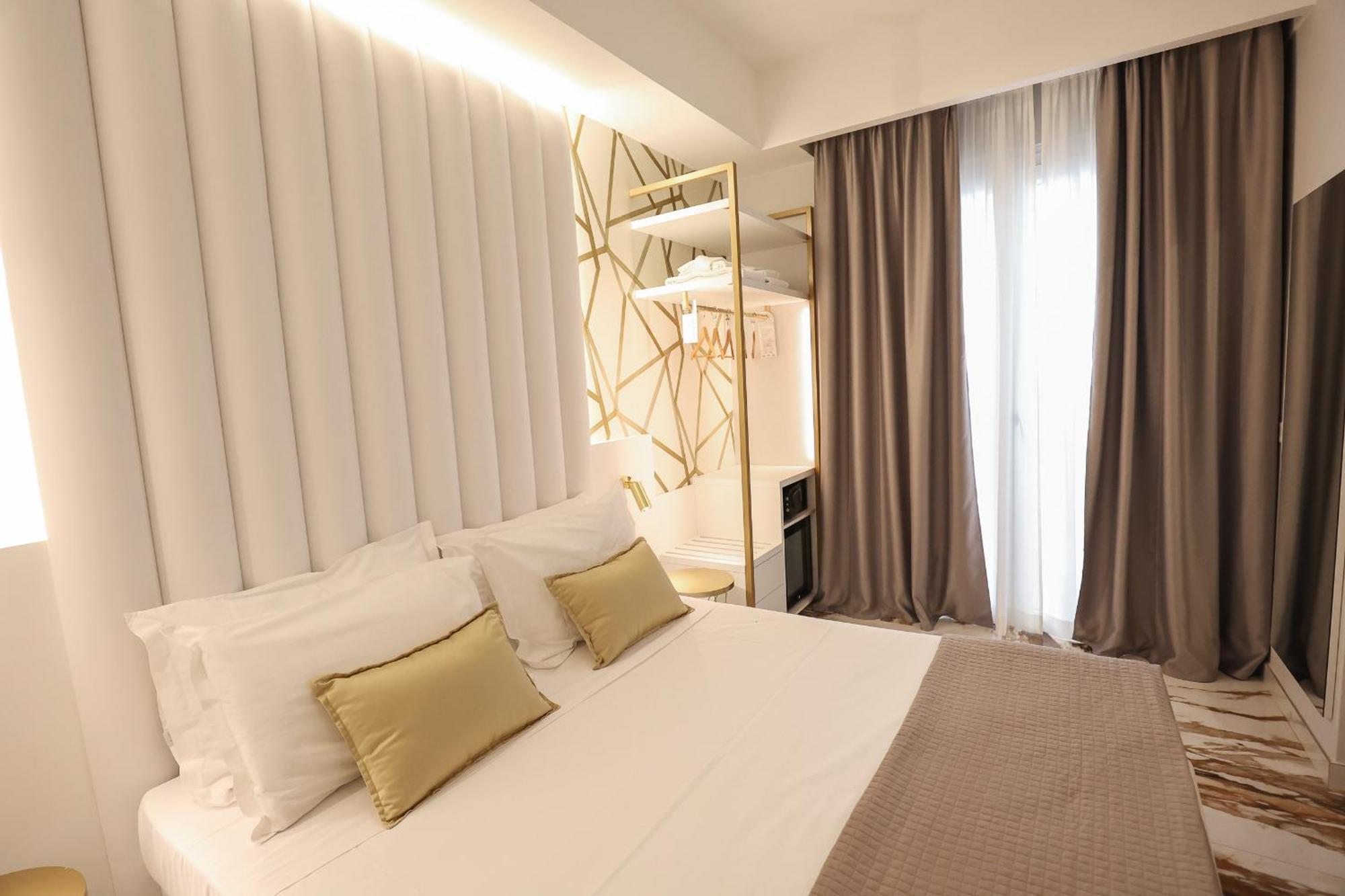 Hotel Cenisio Ріміні Екстер'єр фото