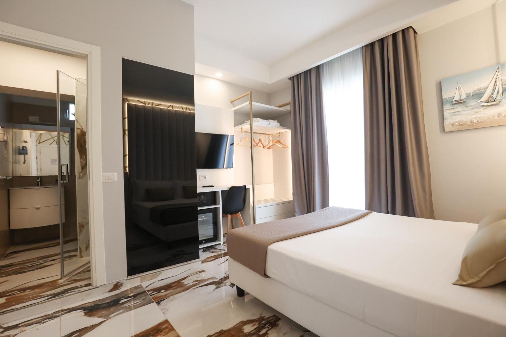 Hotel Cenisio Ріміні Екстер'єр фото