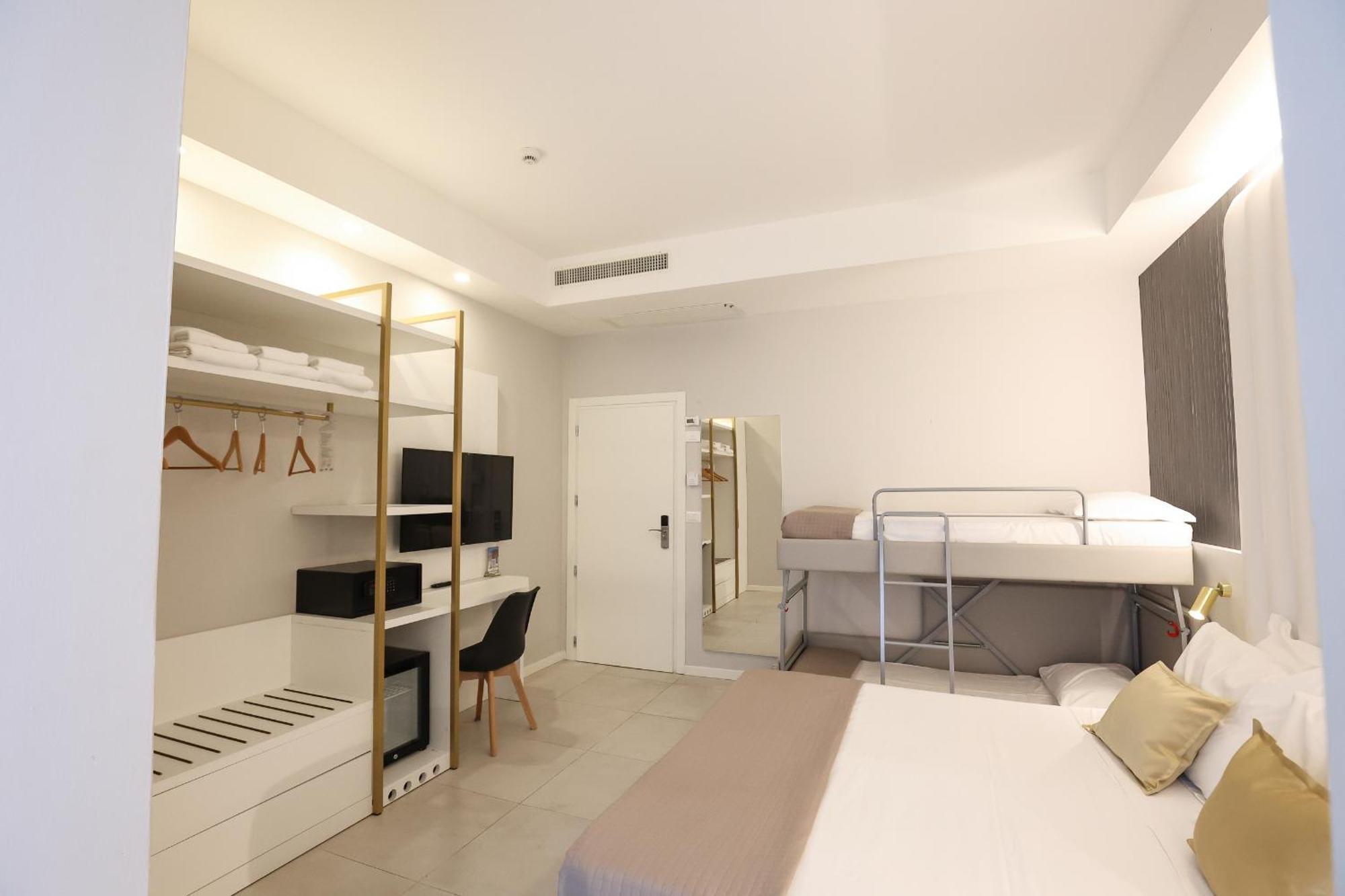 Hotel Cenisio Ріміні Екстер'єр фото