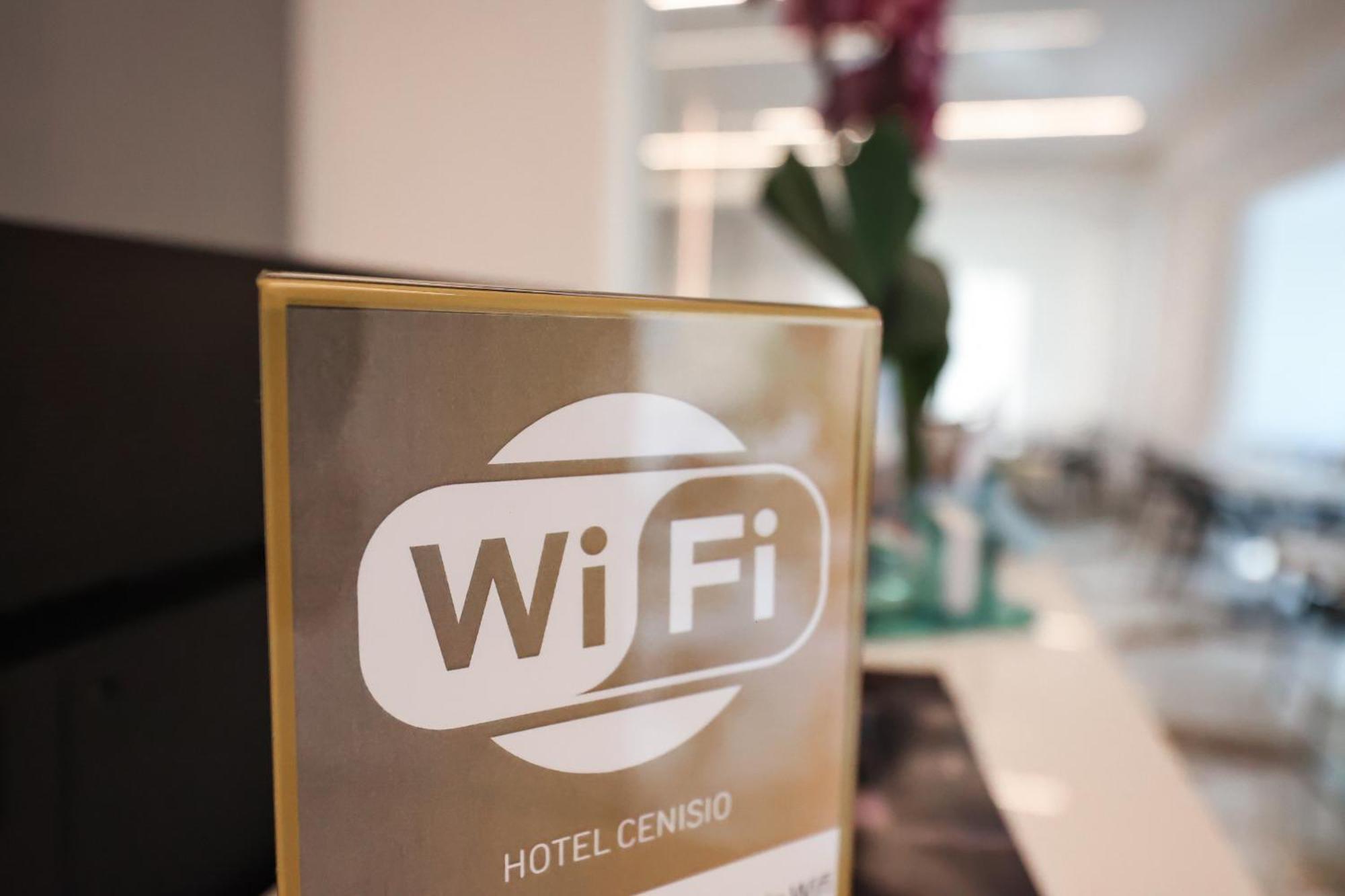 Hotel Cenisio Ріміні Екстер'єр фото